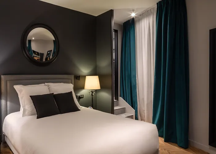 Maisons Du Monde & - 4*