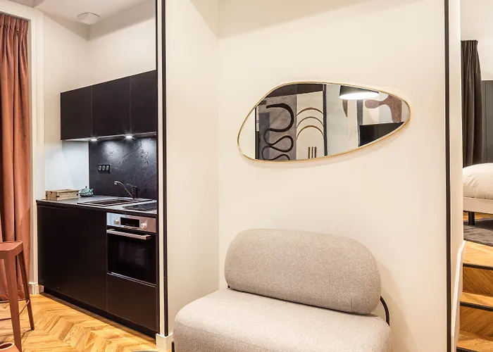 Maisons Du Monde & - 4*